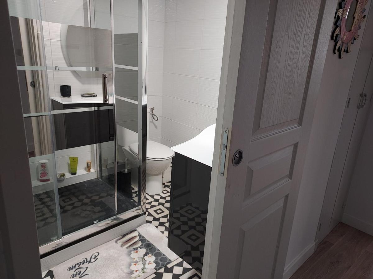 Rez-De-Chaussee Privatif Spacieux 3* D'Une Villa Centre Ville Hyères Exterior foto